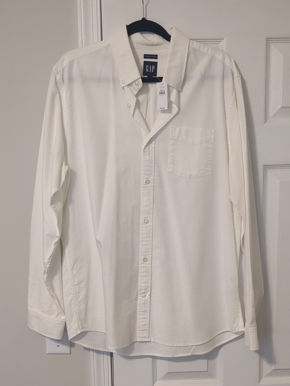 GAP Men’s White Oxford Button-Down Shirt Size large